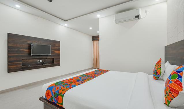 Hotel Zeke Avenue 2*