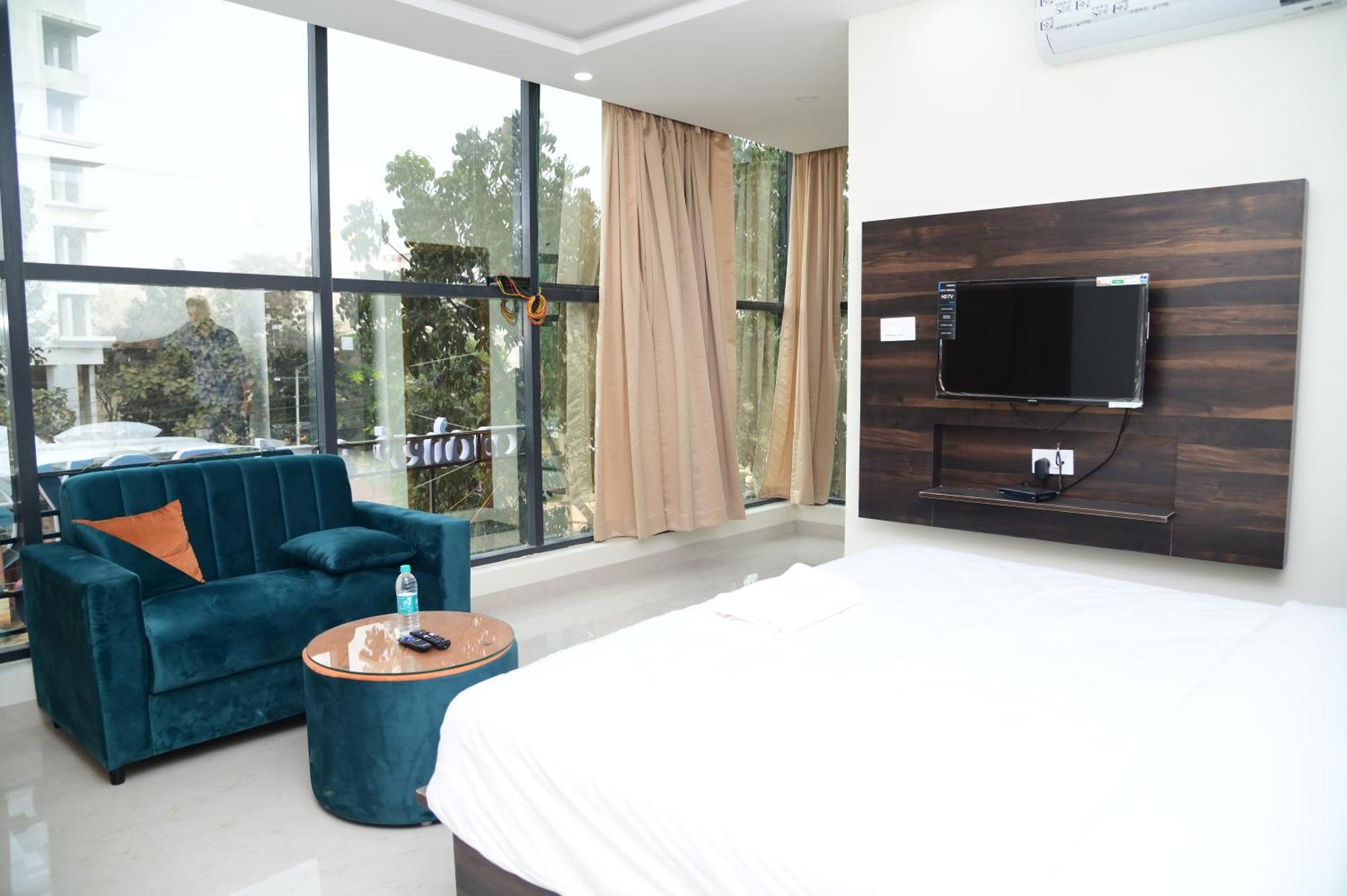 Hotel Zeke Avenue 2*