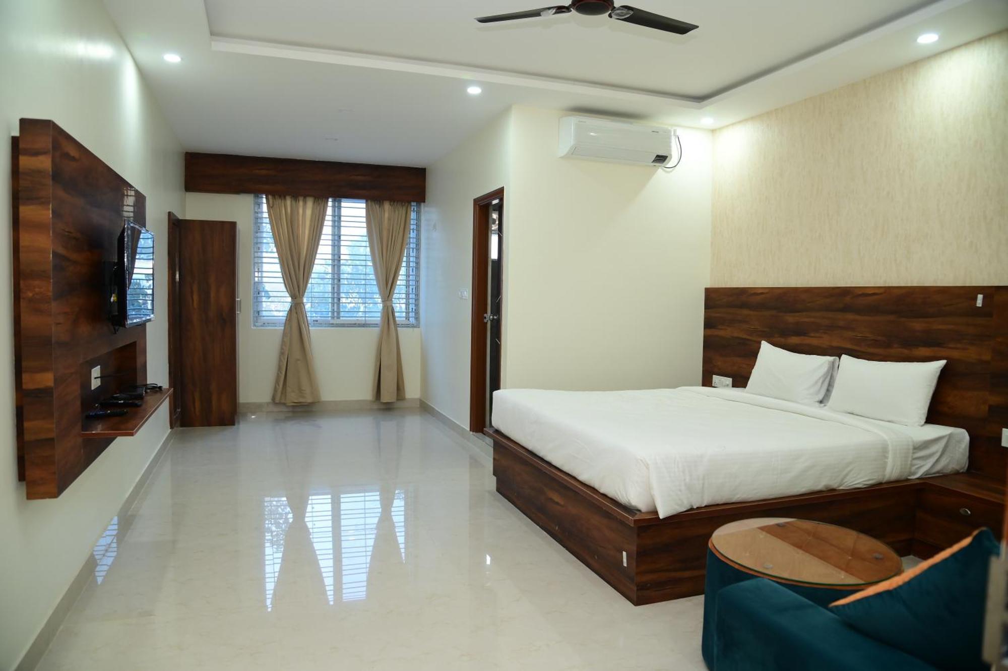 Zeke Avenue 2* Bangalore